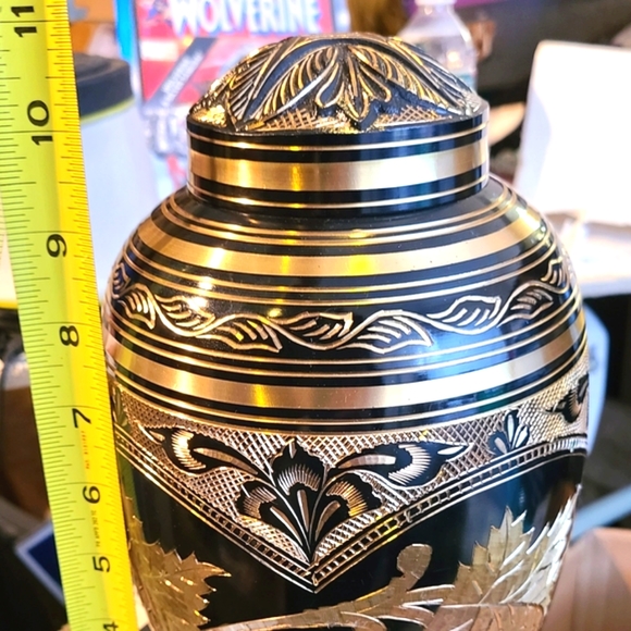 Cremation Urn Metal Urns Heritage Collection Sultan Brass Cremation Urn with Ha - Picture 4 of 10